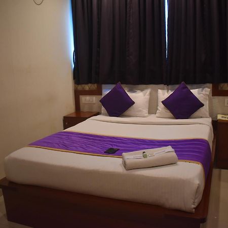 Hotel UR Comforts Jayanagar Bangalore Bagian luar foto