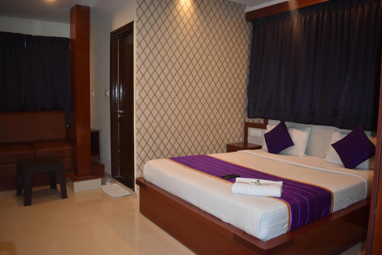Hotel UR Comforts Jayanagar Bangalore Bagian luar foto