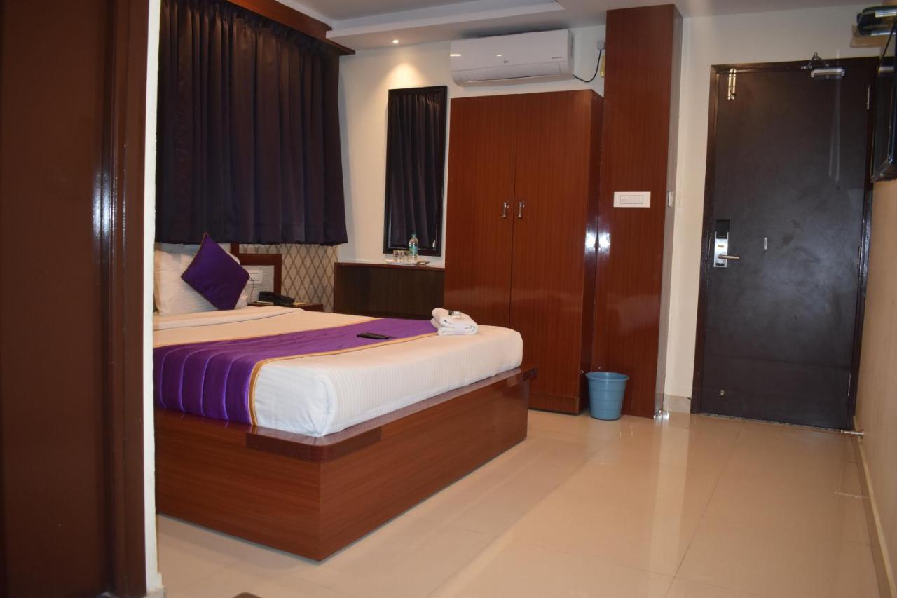 Hotel UR Comforts Jayanagar Bangalore Bagian luar foto