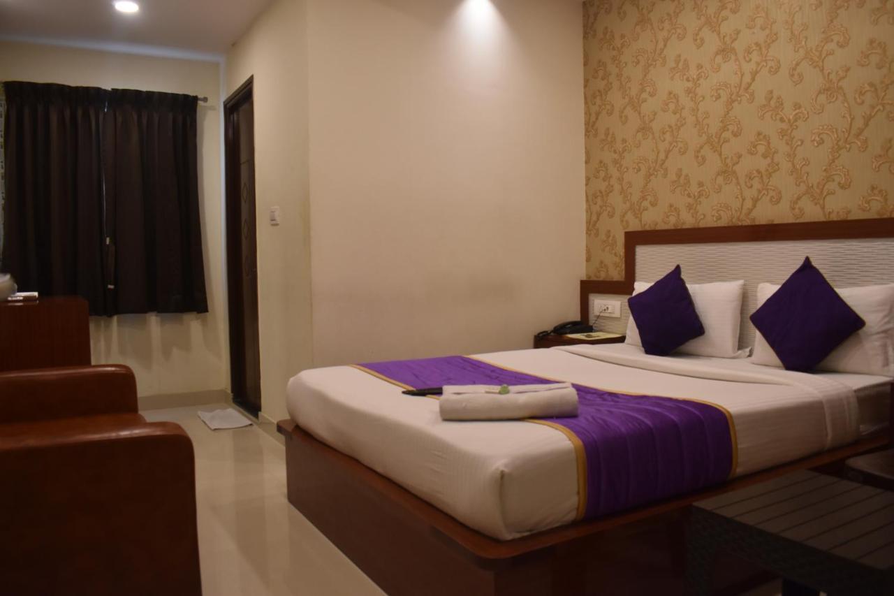 Hotel UR Comforts Jayanagar Bangalore Bagian luar foto