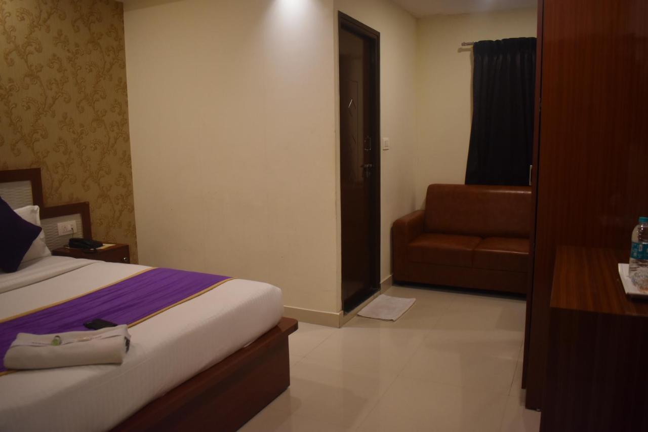 Hotel UR Comforts Jayanagar Bangalore Bagian luar foto