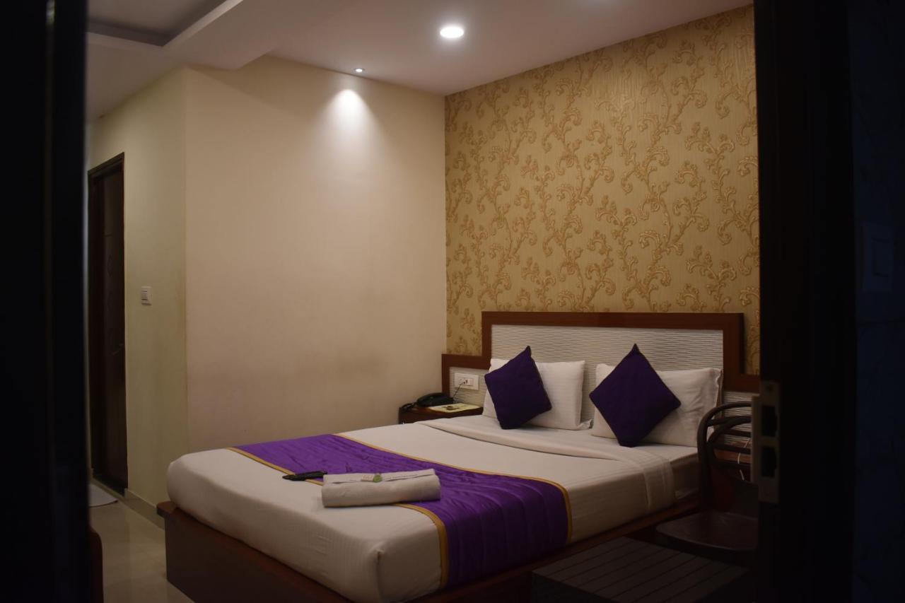 Hotel UR Comforts Jayanagar Bangalore Bagian luar foto