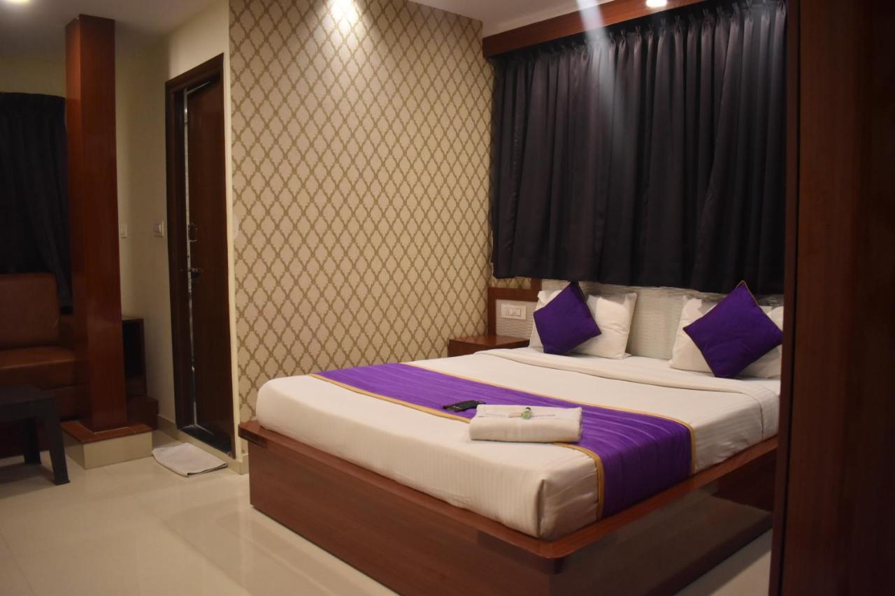Hotel UR Comforts Jayanagar Bangalore Bagian luar foto