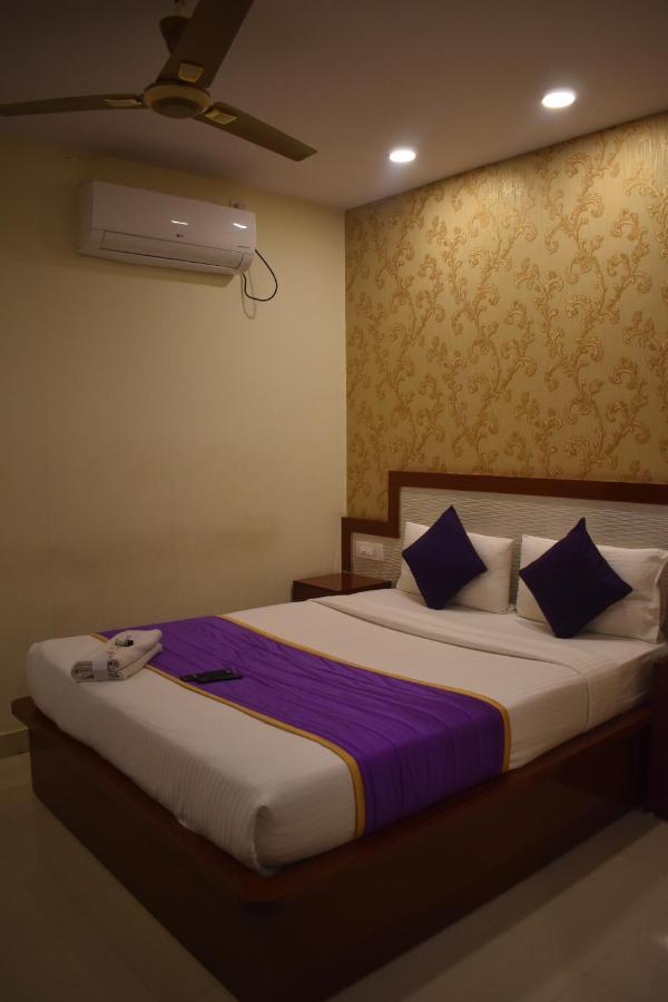 Hotel UR Comforts Jayanagar Bangalore Bagian luar foto