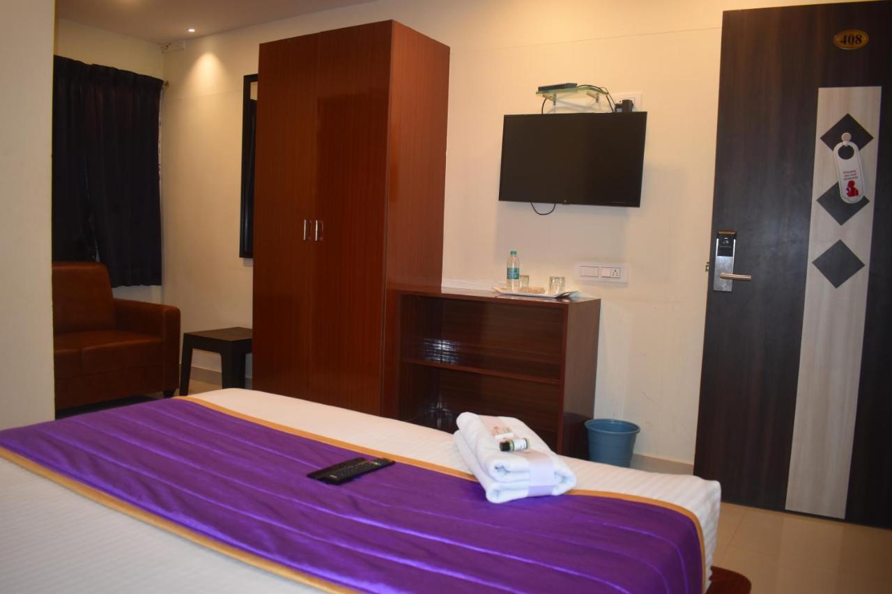 Hotel UR Comforts Jayanagar Bangalore Bagian luar foto