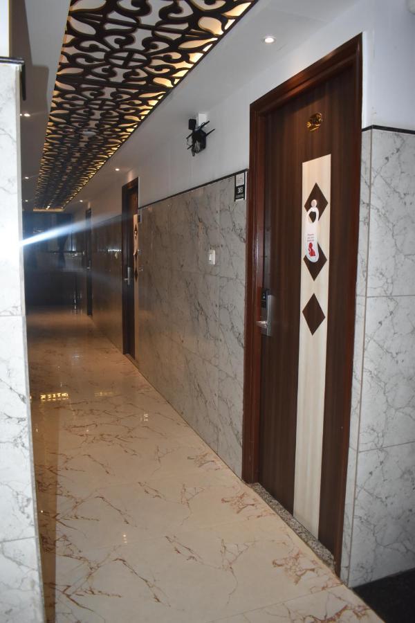 Hotel UR Comforts Jayanagar Bangalore Bagian luar foto