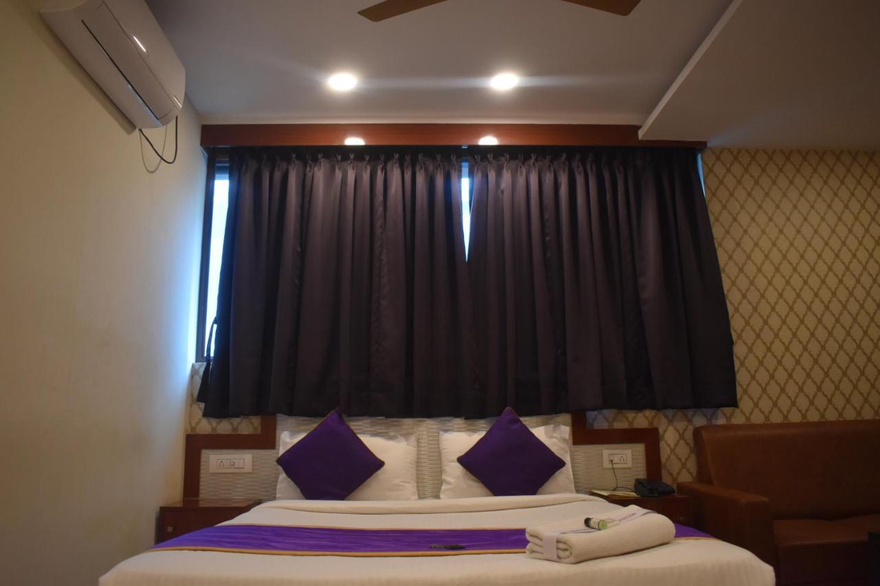 Hotel UR Comforts Jayanagar Bangalore Bagian luar foto