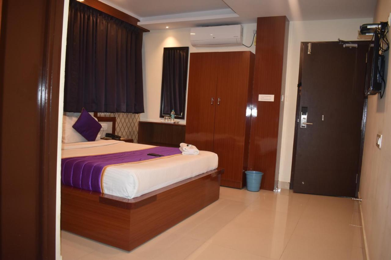 Hotel UR Comforts Jayanagar Bangalore Bagian luar foto
